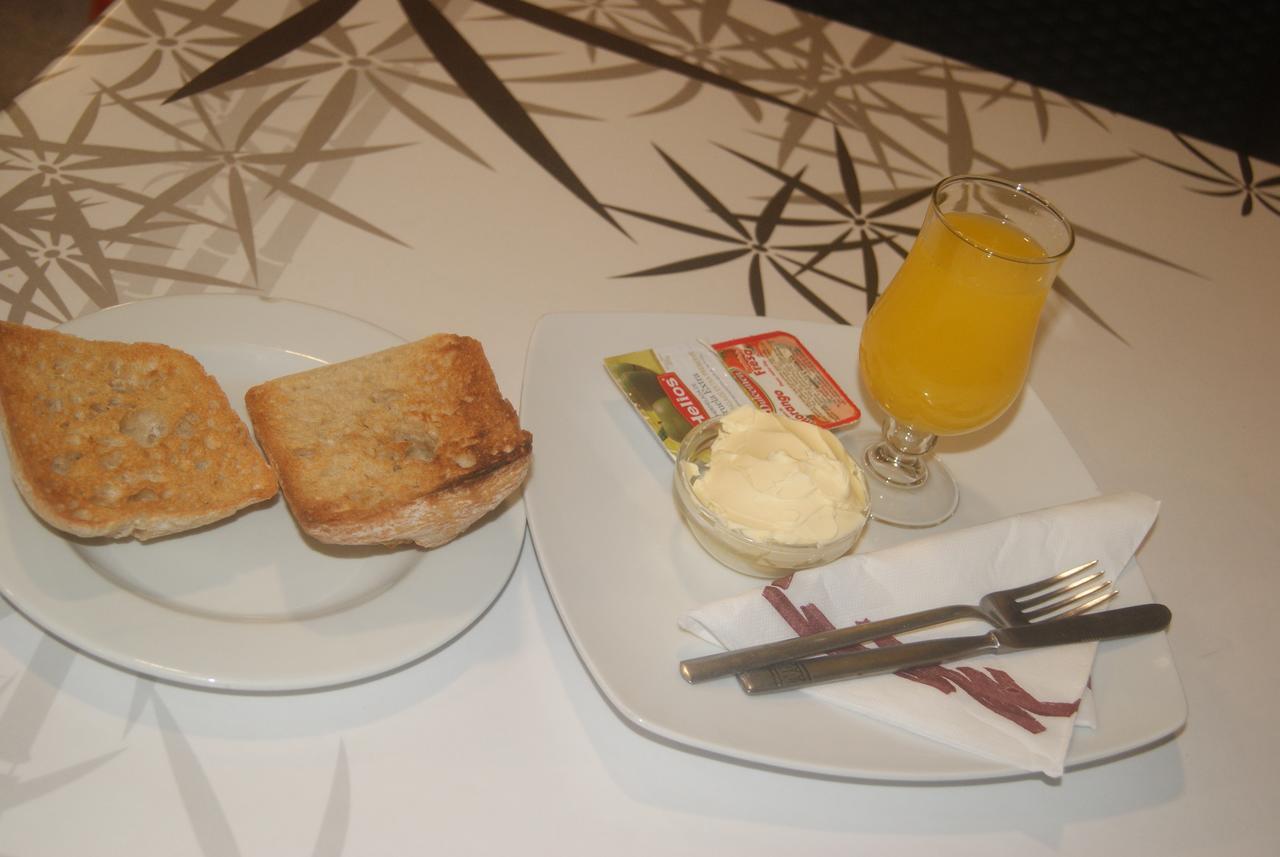 Pension Restaurante La Liebre Salamanca Buitenkant foto